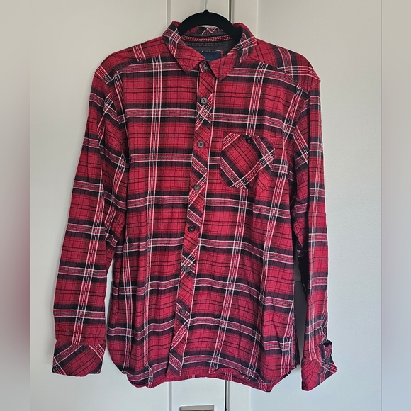 Mens Kolby Red Plaid Button Down Shirt Size Medium - Picture 2 of 9